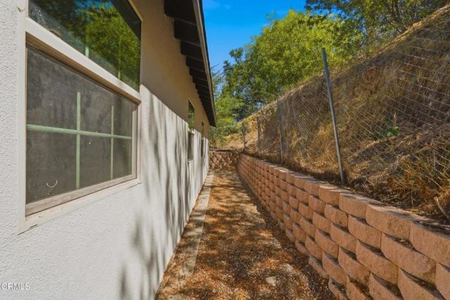1114 Oban Drive, Los Angeles, CA 90065