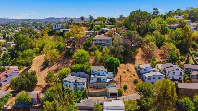1114 Oban Drive, Los Angeles, CA 90065