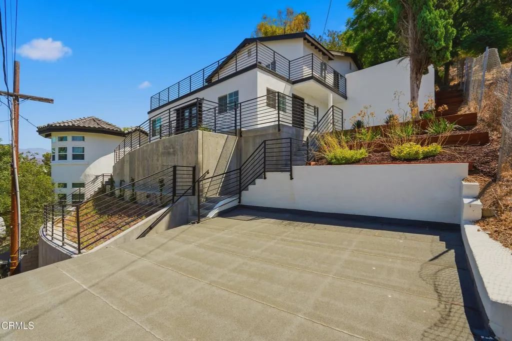 1114 Oban Drive, Los Angeles, CA 90065