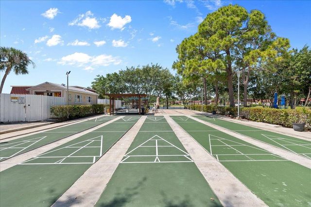 742 Nantucket Circle, Lake Worth, FL 33467
