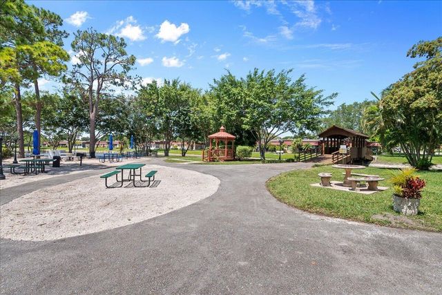 742 Nantucket Circle, Lake Worth, FL 33467