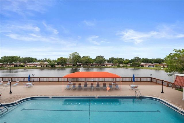 742 Nantucket Circle, Lake Worth, FL 33467
