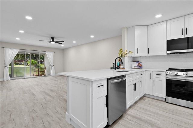 742 Nantucket Circle, Lake Worth, FL 33467