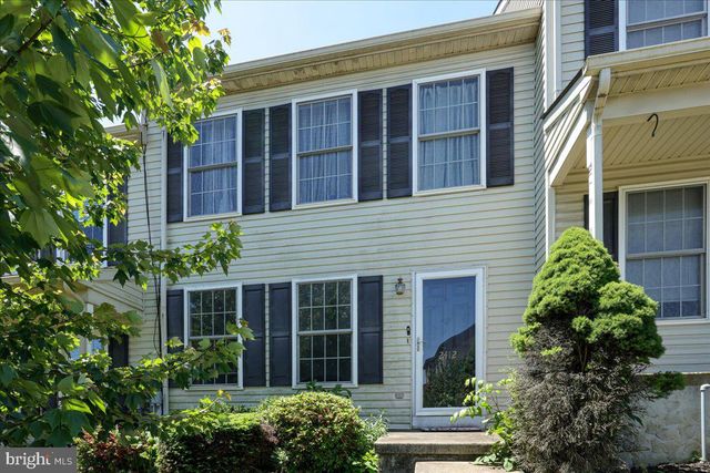 2412 ROB DR, Mount Joy, PA 17552