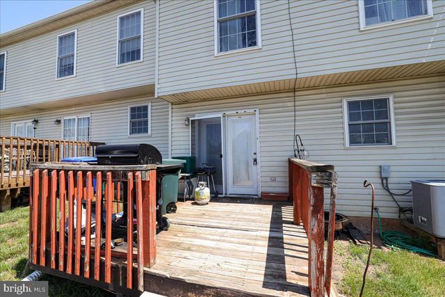 2412 ROB DR, Mount Joy, PA 17552
