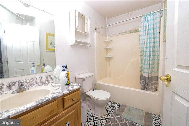 2412 ROB DR, Mount Joy, PA 17552