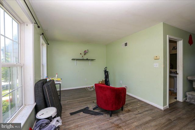 2412 ROB DR, Mount Joy, PA 17552