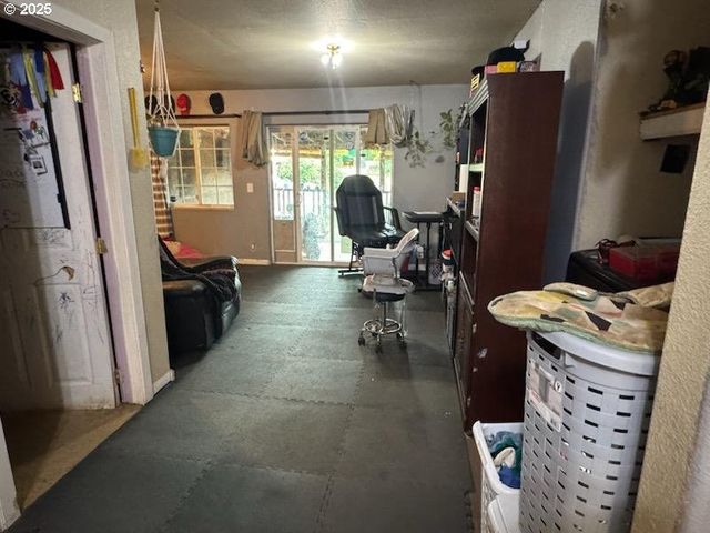 1217 Se 151ST Ave, Portland, OR 97233