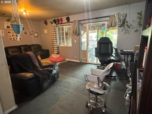 1217 Se 151ST Ave, Portland, OR 97233