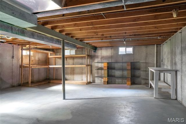3025 Sherwood Lane, St Charles, MO 63301
