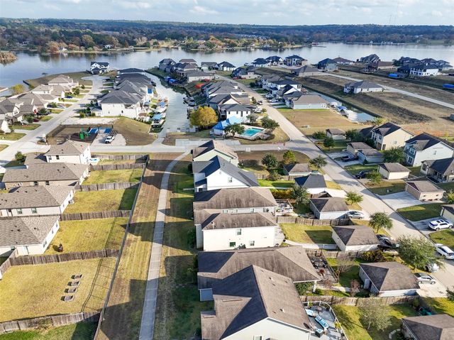 10780 S Lake Mist Lane, Willis, TX 77318