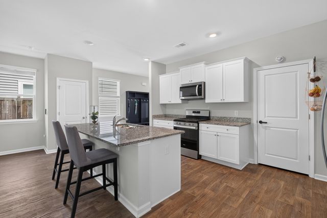 713 Pepperbush Street, Charleston, SC 29414