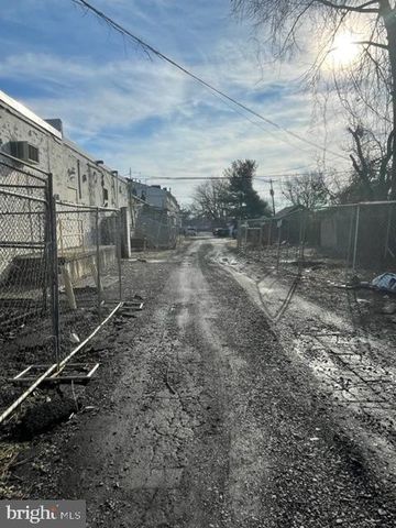 4153 WOERNER AVE, Levittown, PA 19057