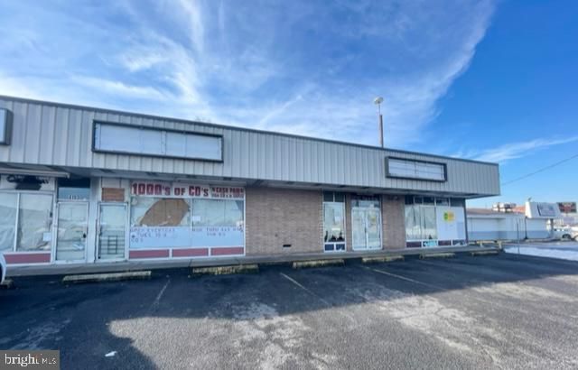 4153 WOERNER AVE, Levittown, PA 19057