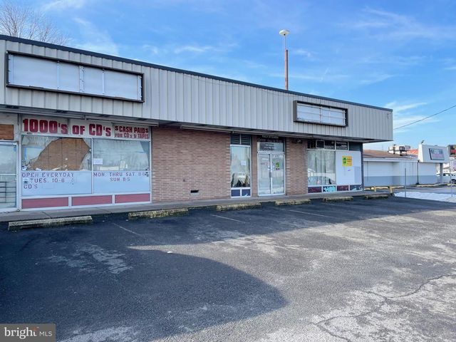 4153 WOERNER AVE, Levittown, PA 19057