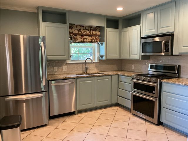 1818 Maplewood Avenue, Corsicana, TX 75110