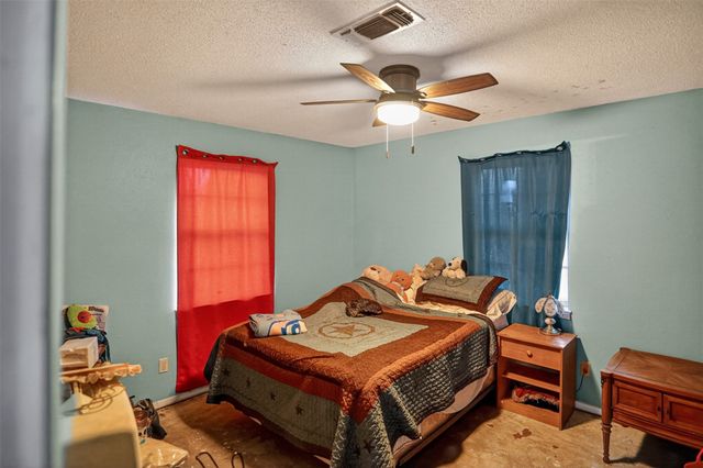 615 W North Street, Blossom, TX 75416