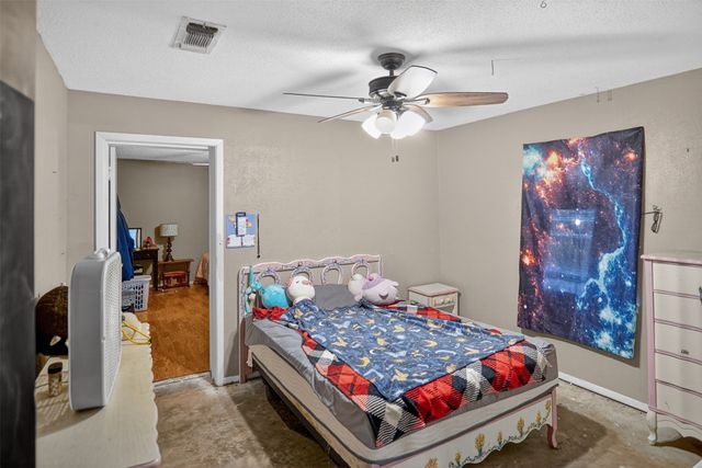 615 W North Street, Blossom, TX 75416