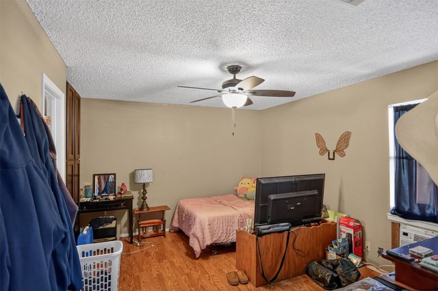615 W North Street, Blossom, TX 75416