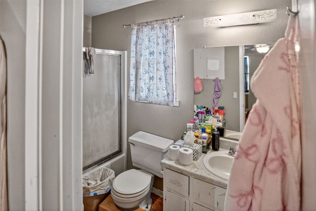 615 W North Street, Blossom, TX 75416