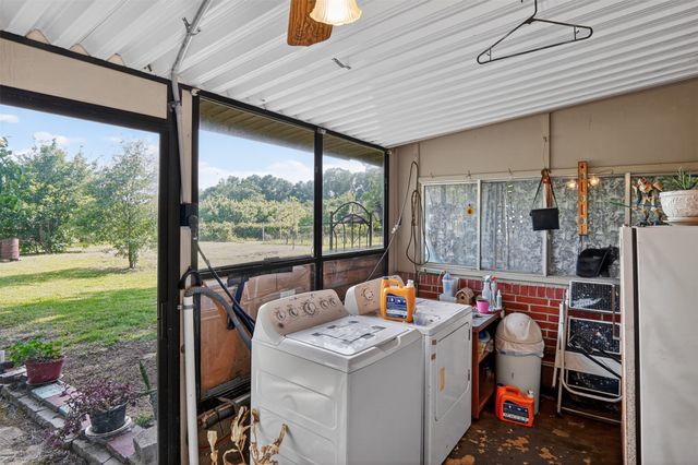 615 W North Street, Blossom, TX 75416