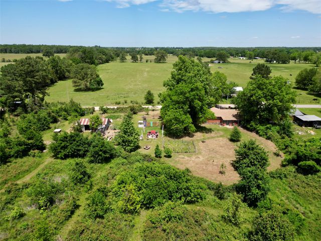 615 W North Street, Blossom, TX 75416