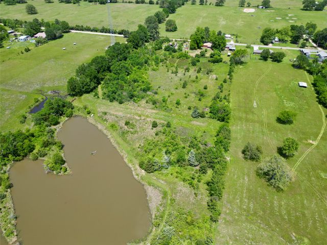 615 W North Street, Blossom, TX 75416