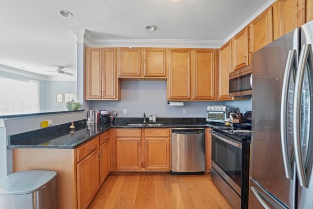 2244 Ashley Crossing Drive 525, Charleston, SC 29414