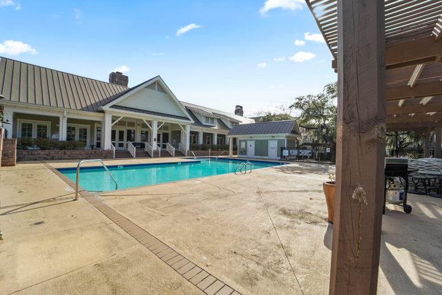 2244 Ashley Crossing Drive 525, Charleston, SC 29414