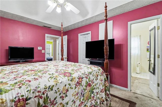 136 Harbour Lake Drive, Fayetteville, GA 30215
