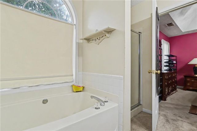 136 Harbour Lake Drive, Fayetteville, GA 30215