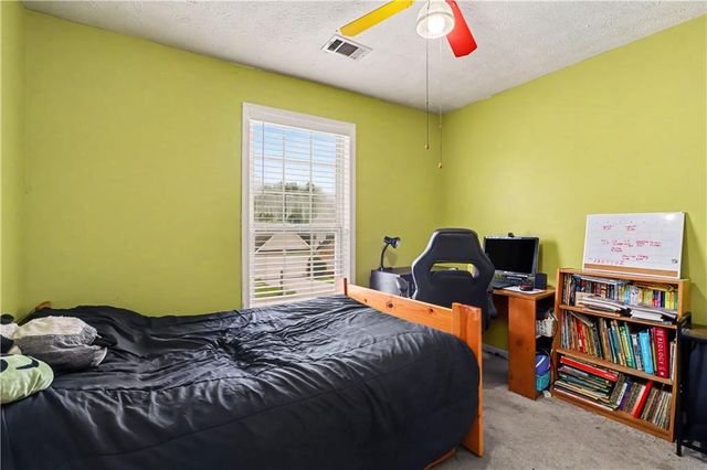 136 Harbour Lake Drive, Fayetteville, GA 30215