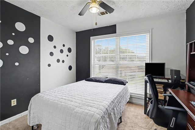 136 Harbour Lake Drive, Fayetteville, GA 30215