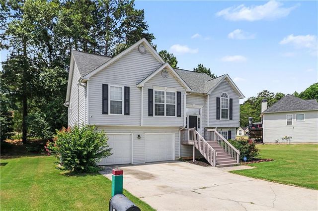 136 Harbour Lake Drive, Fayetteville, GA 30215