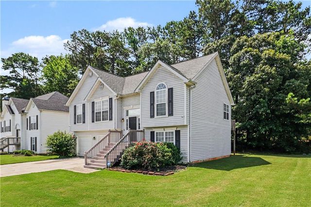 136 Harbour Lake Drive, Fayetteville, GA 30215