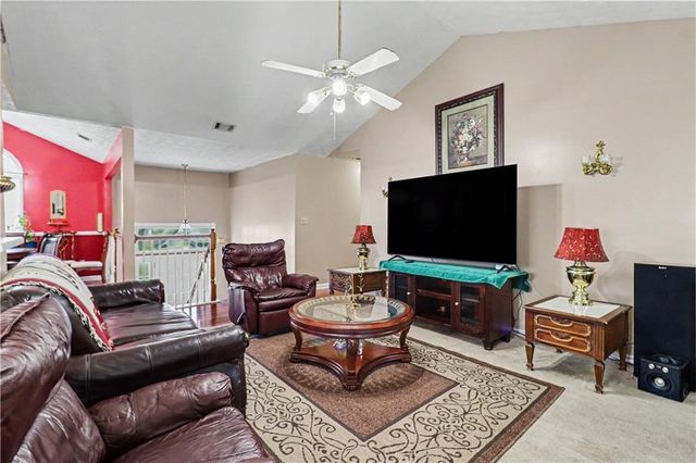 136 Harbour Lake Drive, Fayetteville, GA 30215