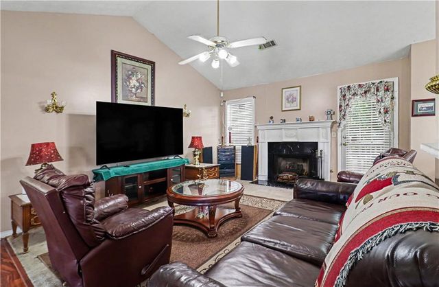 136 Harbour Lake Drive, Fayetteville, GA 30215