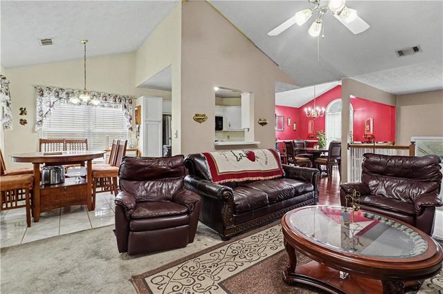 136 Harbour Lake Drive, Fayetteville, GA 30215
