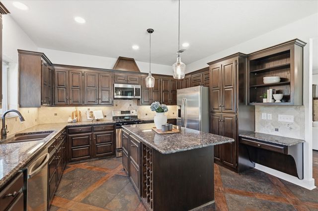 1007 Pioneer Circle W, Argyle, TX 76226