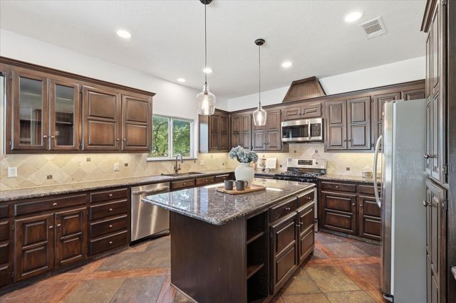 1007 Pioneer Circle W, Argyle, TX 76226