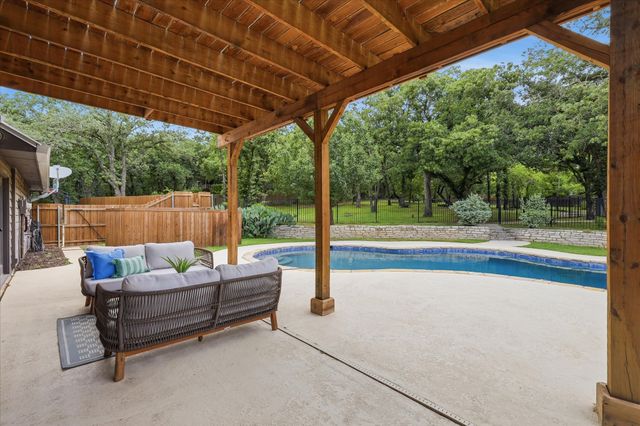 1007 Pioneer Circle W, Argyle, TX 76226