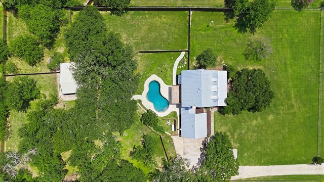 1007 Pioneer Circle W, Argyle, TX 76226