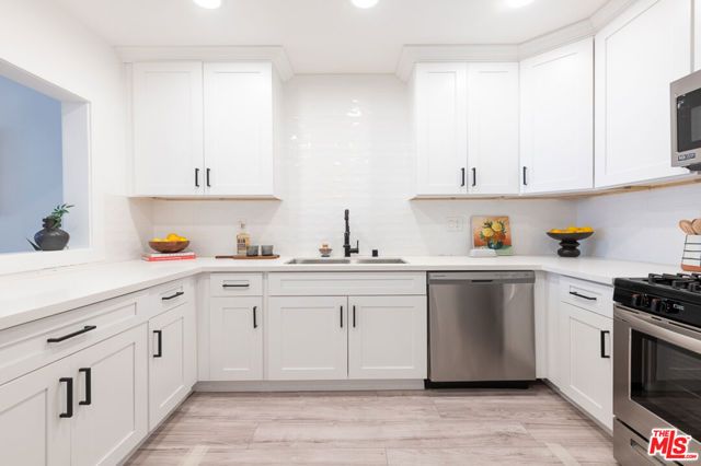 839 Larrabee Street 6, West Hollywood, CA 90069