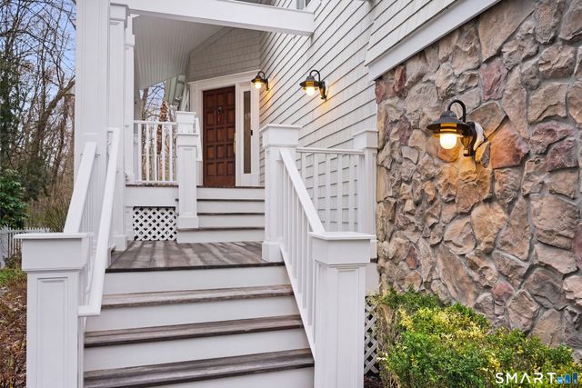 320 Chestnut Hill Road, Stamford, CT 06903