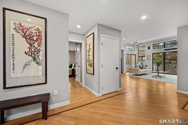 320 Chestnut Hill Road, Stamford, CT 06903