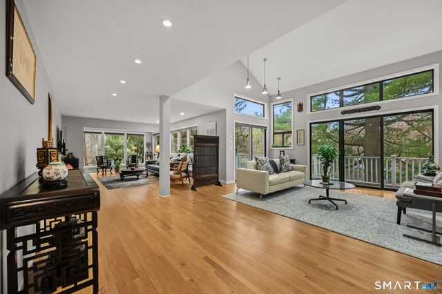 320 Chestnut Hill Road, Stamford, CT 06903