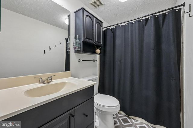 43 WAGON WHEEL DR, Sicklerville, NJ 08081