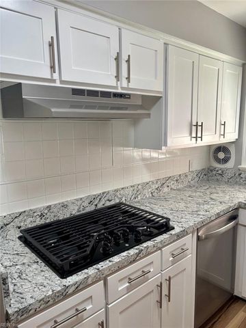 3716 Linnet LN, Portsmouth, VA 23703
