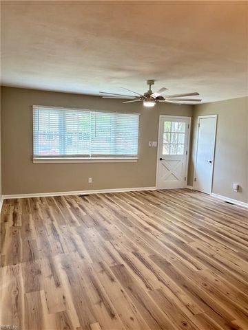 3716 Linnet LN, Portsmouth, VA 23703