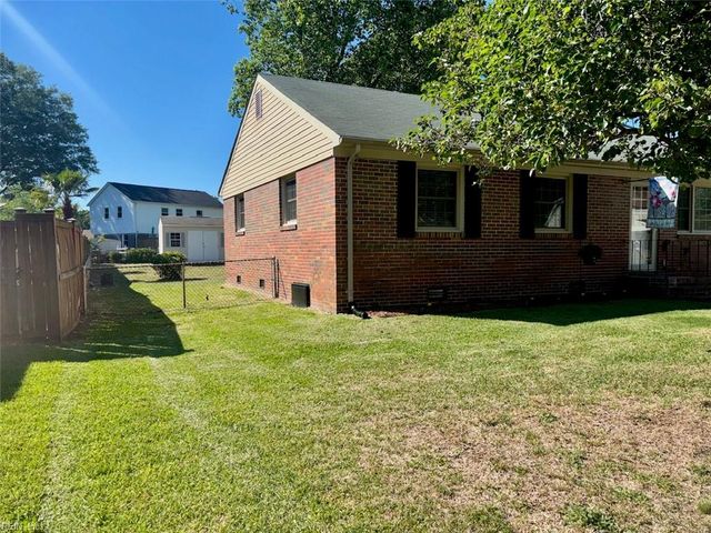 3716 Linnet LN, Portsmouth, VA 23703